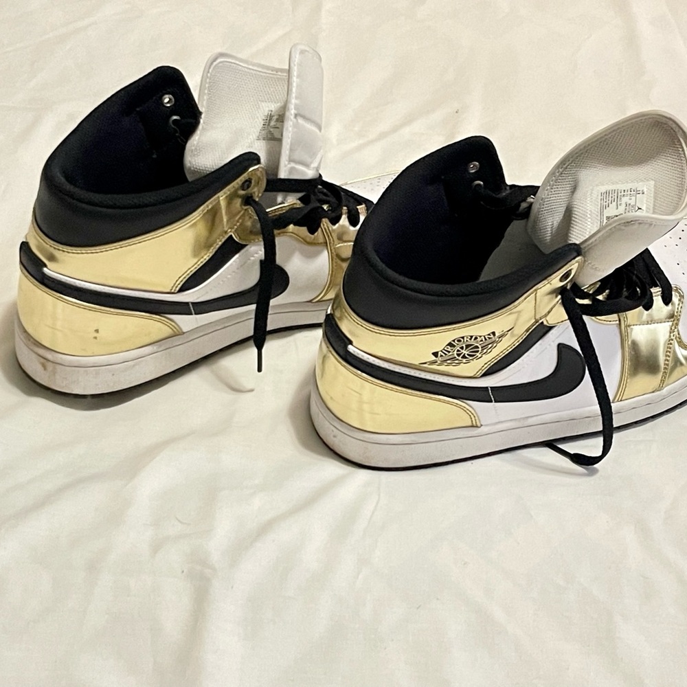 Air Jordan 1 Mid SE 'Metallic Gold' Size 13
